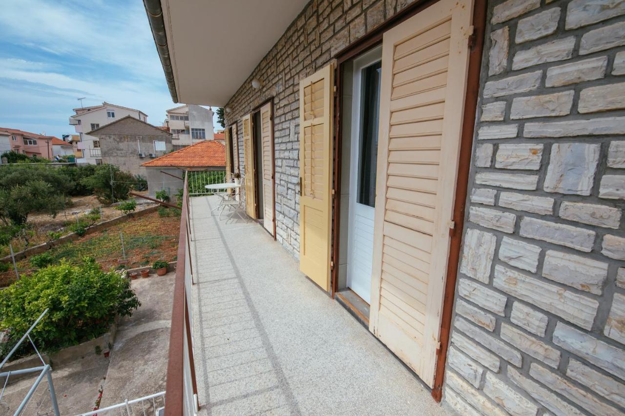 Apartment Michelin Primosten Exterior photo